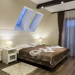 Quality House - Cisza Nad Dolina